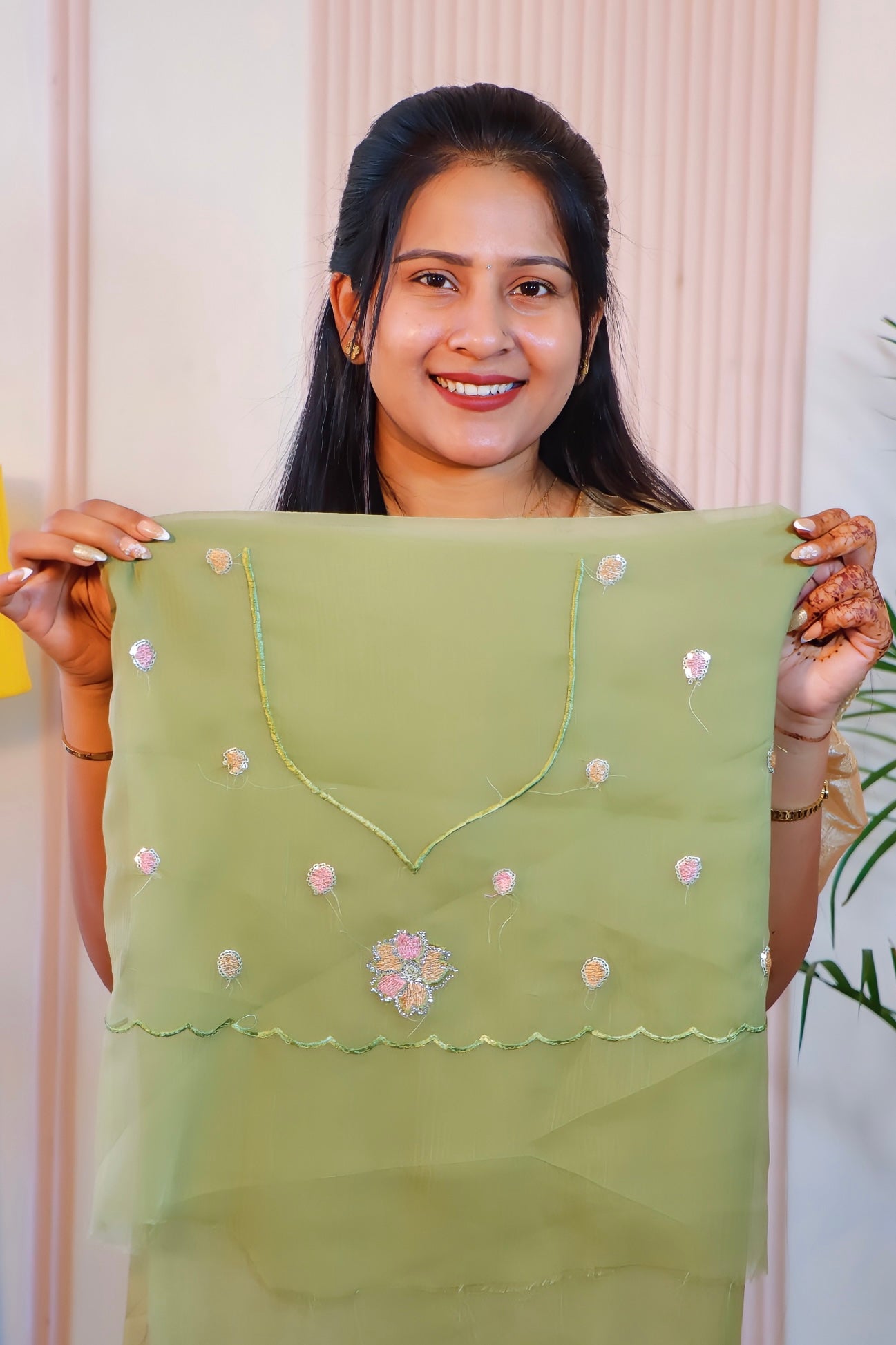 Elegant Pista Green Crust Saree